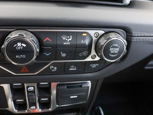 New 2026 Jeep Wrangler Unlimited Sahara AWD/4WD image 20