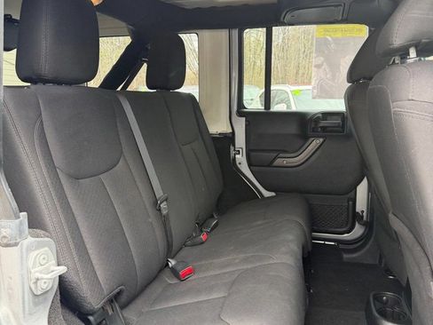 Used 2017 Jeep Wrangler Unlimited Sport w/ Quick Order Package 24S AWD/4WD image 13