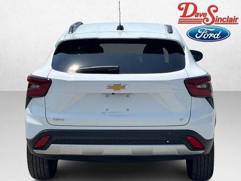 Used 2025 Chevrolet Trax LT w/ Driver Confidence Package FWD image 8