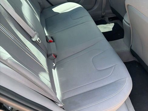 Used 2021 Hyundai Elantra SEL FWD image 16