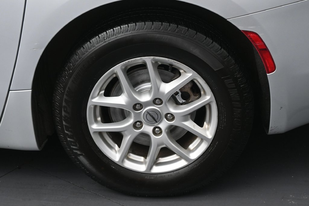 Used 2022 Chrysler Voyager LX FWD image 33
