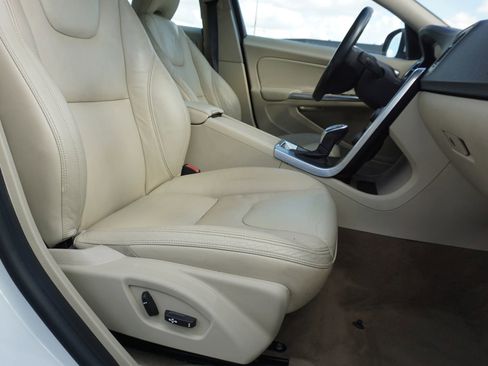 Used 2013 Volvo S60 T5 image 33