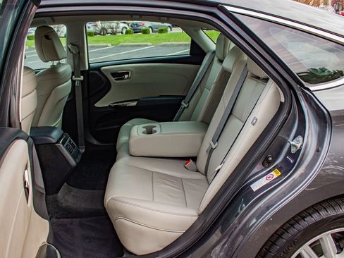 Used 2013 Toyota Avalon XLE image 14