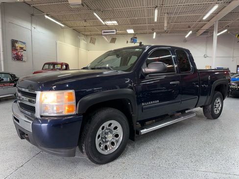 Used 2010 Chevrolet Silverado 1500 LT AWD/4WD image 1