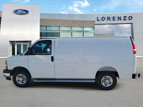 Used 2025 Chevrolet Express 2500 w/ Driver Convenience Package RWD image 8