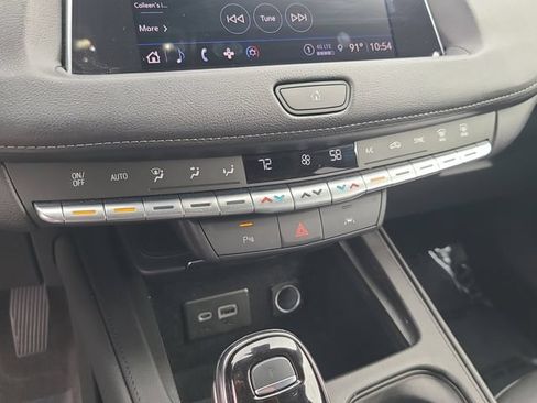 Used 2023 Cadillac XT4 Premium Luxury FWD image 34