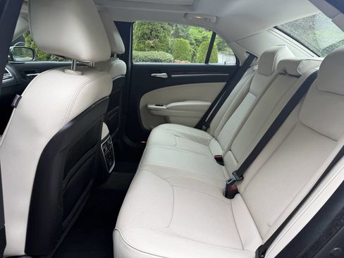 Used 2016 Chrysler 300 C AWD/4WD image 25