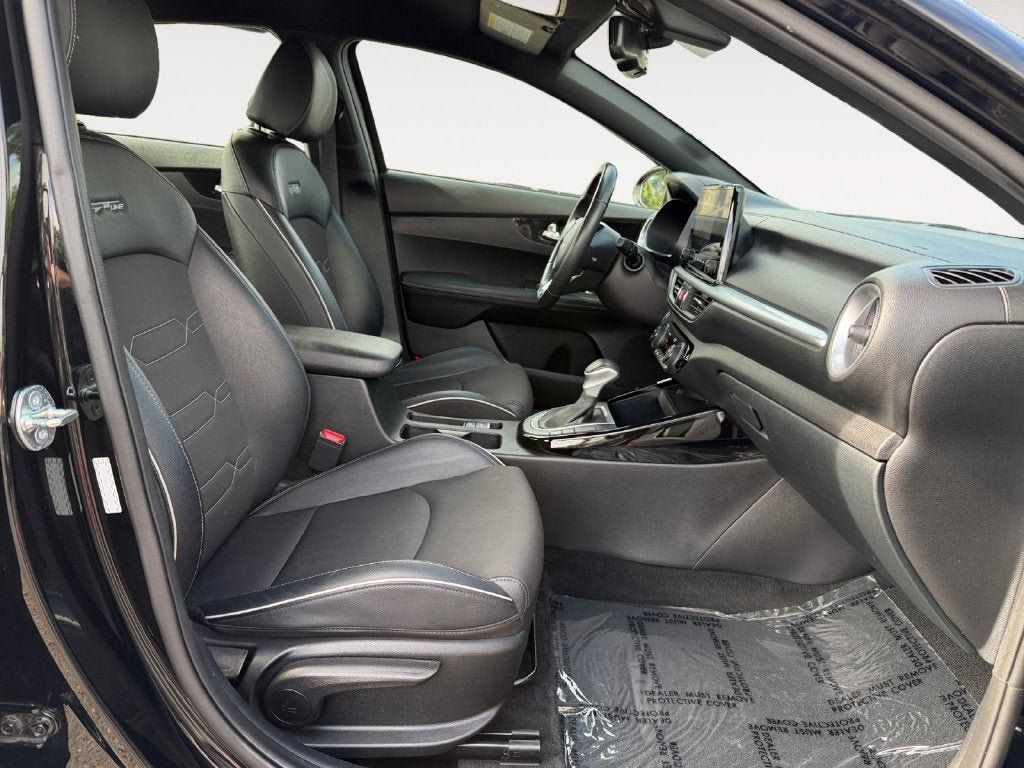 Used 2023 Kia Forte GT-Line w/ GT-Line Technology Package FWD image 24