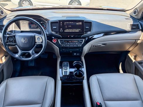 Used 2019 Honda Pilot Touring image 11