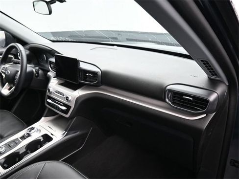 Used 2023 Ford Explorer XLT w/ Equipment Group 202A image 11