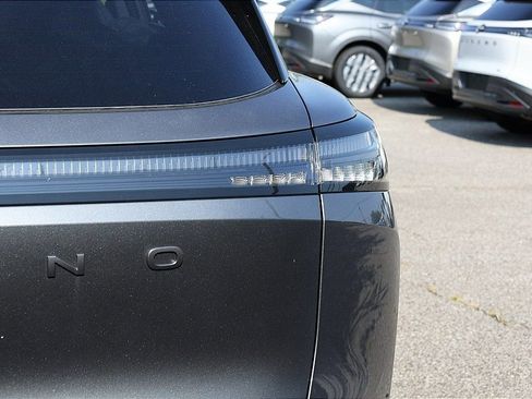 Used 2025 Nissan Murano SL image 6