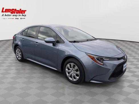 Used 2022 Toyota Corolla LE FWD image 6
