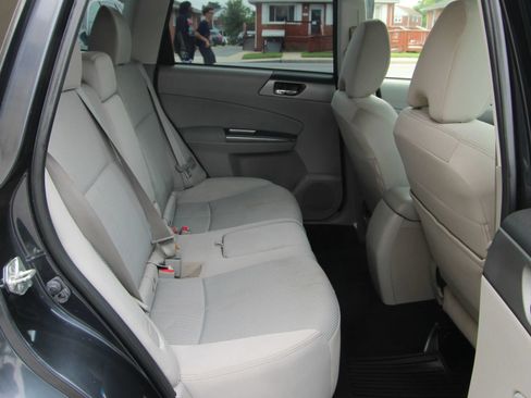 Used 2012 Subaru Forester 2.5X Premium w/ All-Weather Pkg AWD/4WD image 12