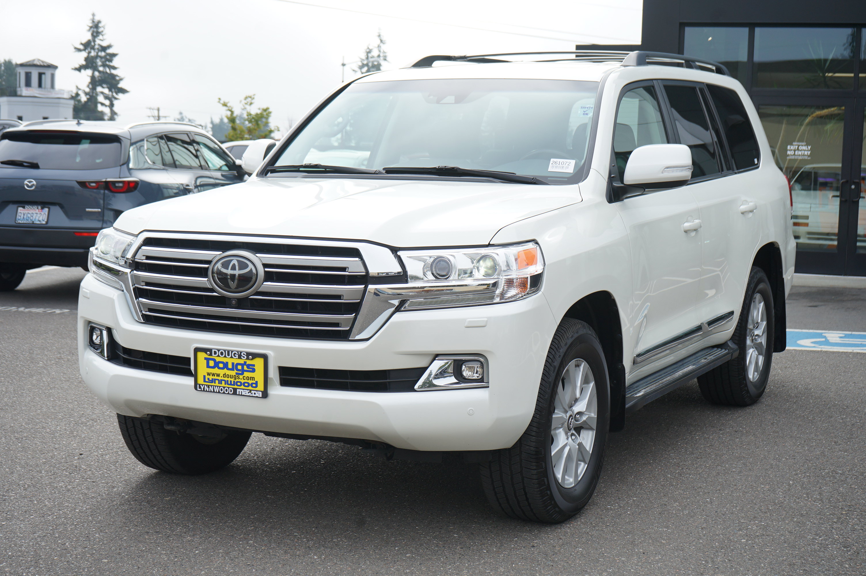 Used 2018 Toyota Land Cruiser AWD/4WD image 7