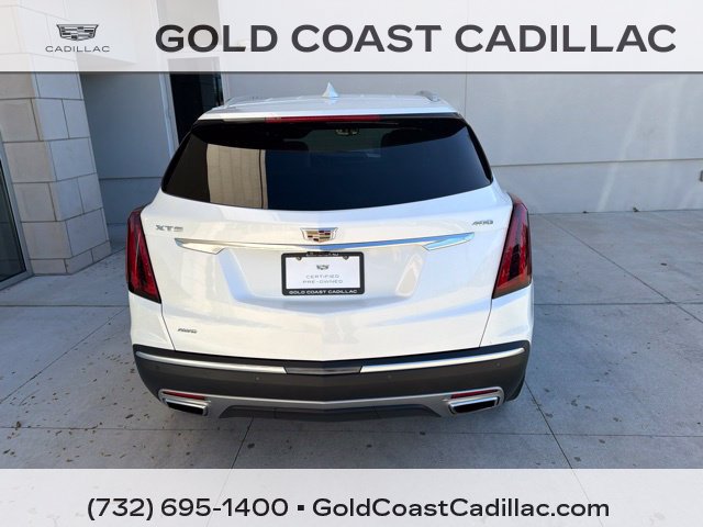 Used 2022 Cadillac XT5 Premium Luxury w/ Technology Package AWD/4WD image 3