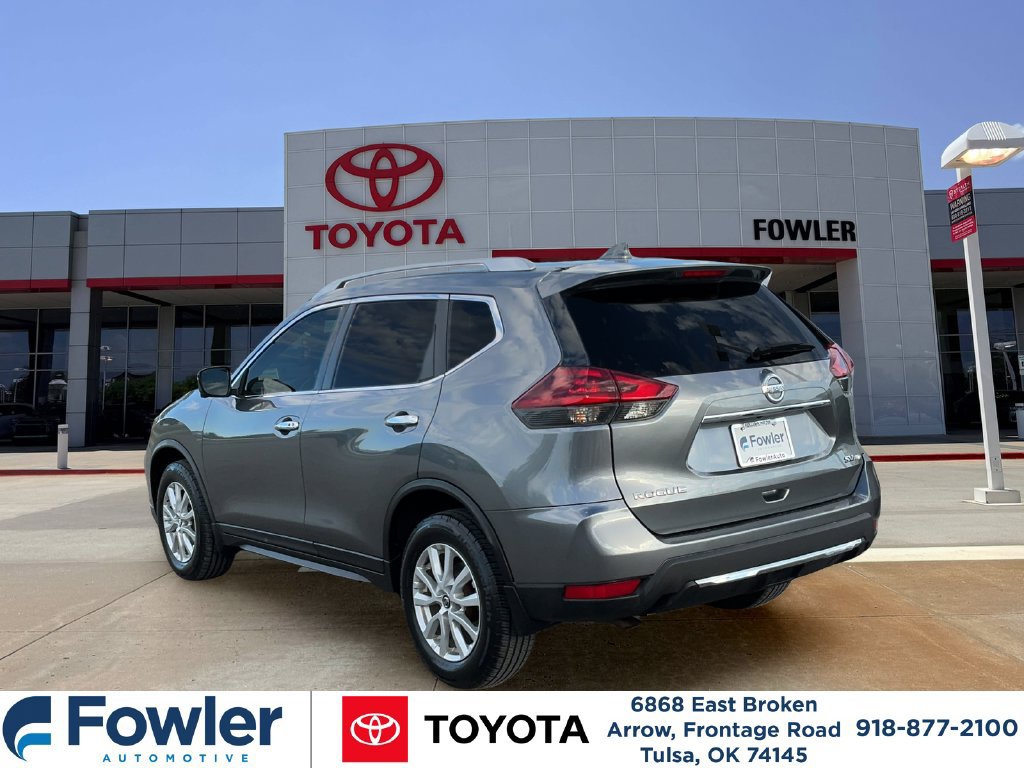 Used 2018 Nissan Rogue SV w/ Premium Package AWD/4WD image 4