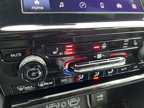 New 2025 Jeep Grand Cherokee L Altitude image 33