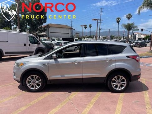 Used 2017 Ford Escape SE image 5
