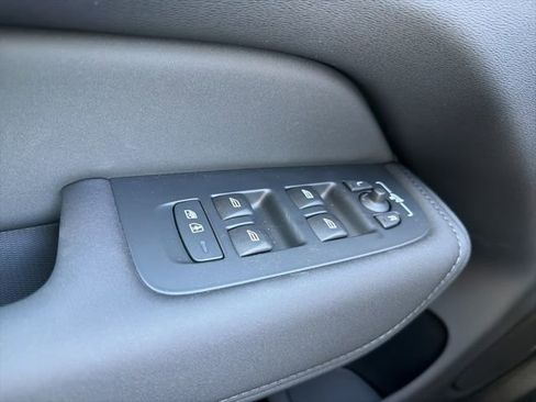New 2026 Volvo XC60 B5 Core w/ Protection Package Premier image 21