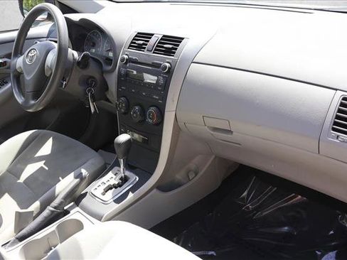 Used 2010 Toyota Corolla LE FWD image 25