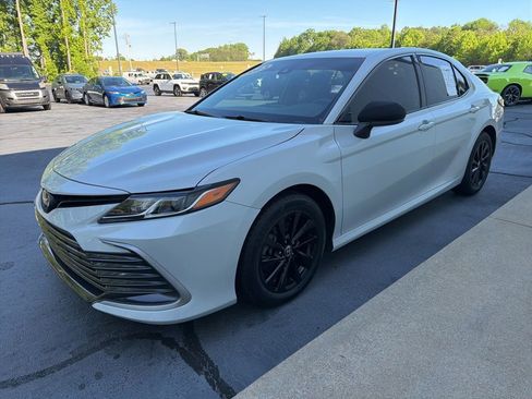 Used 2023 Toyota Camry LE FWD image 3