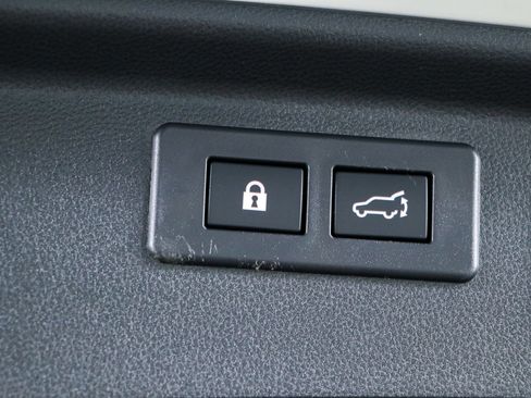 Used 2023 Subaru Forester Premium AWD/4WD image 30