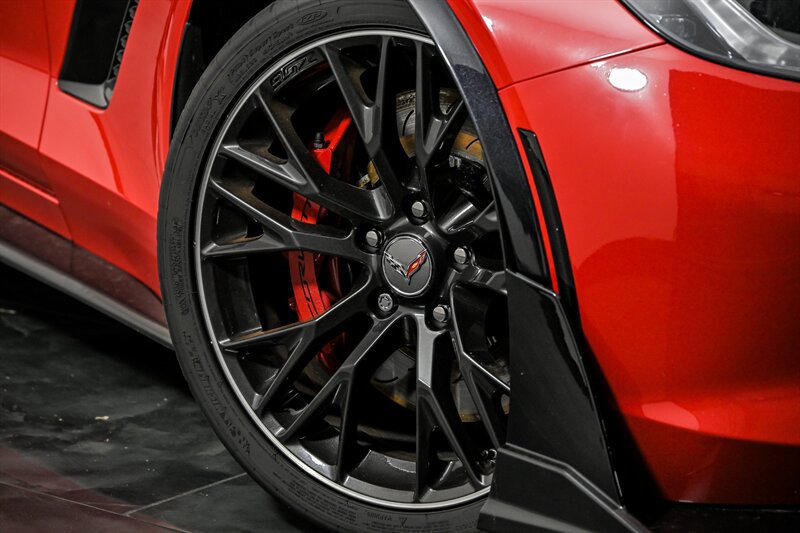 Used 2016 Chevrolet Corvette Z06 w/ 2LZ Preferred Equipment Group RWD image 3