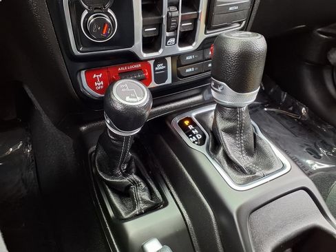 Certified 2024 Jeep Wrangler Unlimited Sport AWD/4WD image 10