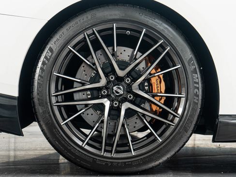 Used 2021 Nissan GT-R Premium AWD/4WD image 42