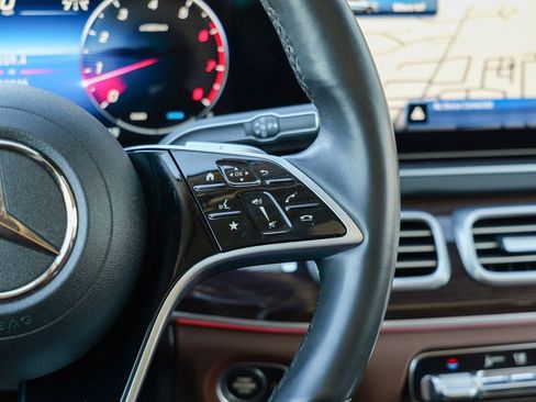 Used 2024 Mercedes-Benz GLS 450 4MATIC image 47