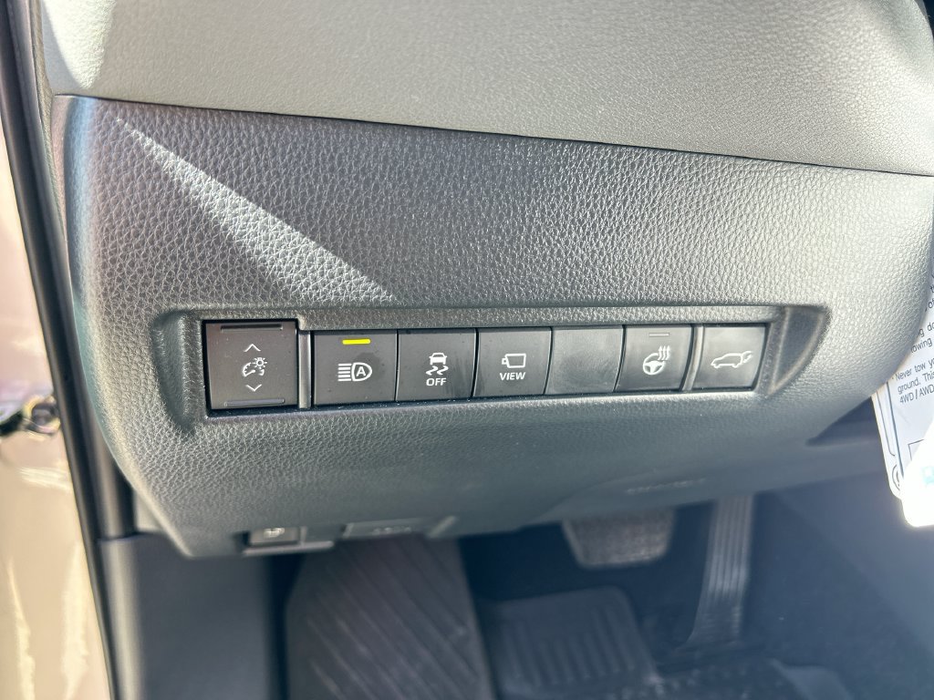 Used 2024 Toyota Venza Limited AWD/4WD image 15