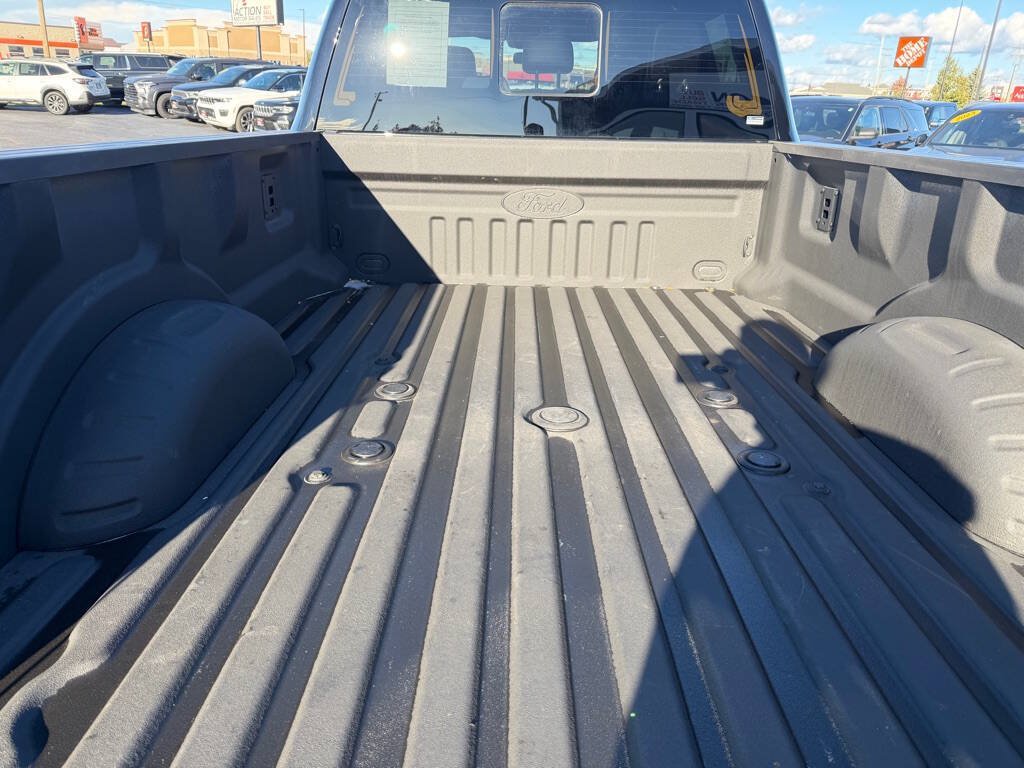Used 2025 Ford F450 Platinum w/ FX4 Off-Road Package AWD/4WD image 48