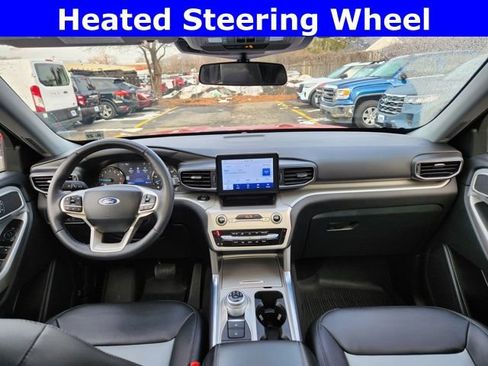 Used 2022 Ford Explorer XLT w/ Equipment Group 202A image 2