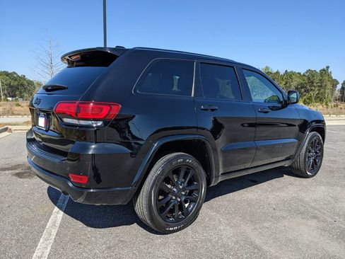 Used 2021 Jeep Grand Cherokee Laredo X image 19