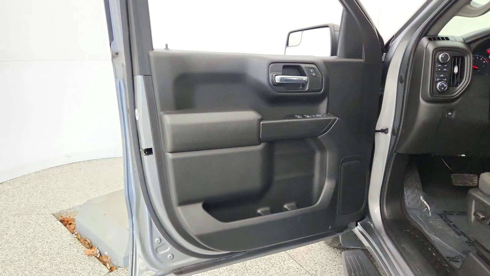 Used 2023 Chevrolet Silverado 1500 Custom w/ LPO, Dark Essentials Package AWD/4WD image 26