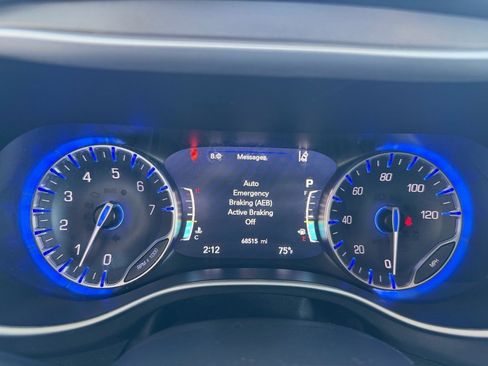 Used 2024 Chrysler Pacifica Touring-L FWD image 31