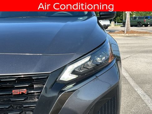 Used 2024 Nissan Altima 2.5 SR FWD image 12