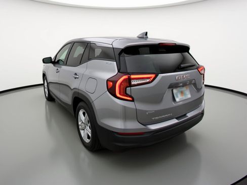 Used 2024 GMC Terrain SLE image 6