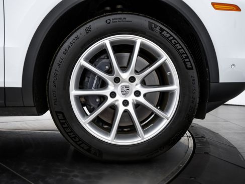 Certified 2024 Porsche Cayenne image 11