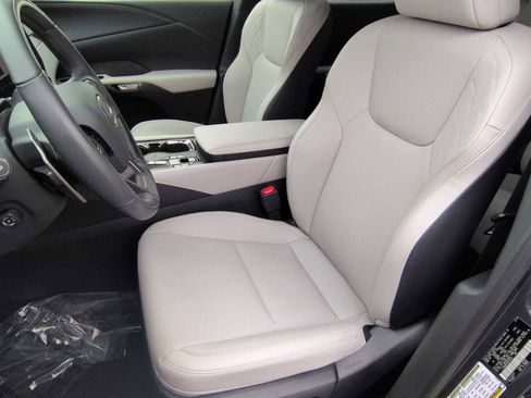 Used 2024 Lexus RX 350 Premium image 17