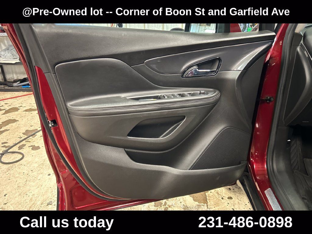 Used 2022 Buick Encore Preferred w/ Safety Package II AWD/4WD image 15