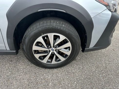 Used 2023 Subaru Outback Premium image 4