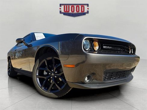 Used 2023 Dodge Challenger SXT w/ Blacktop Package image 5