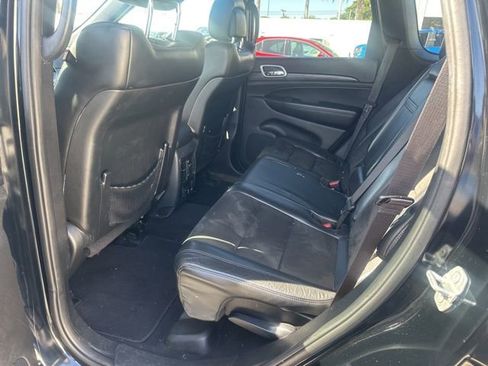 Used 2019 Jeep Grand Cherokee Altitude image 10