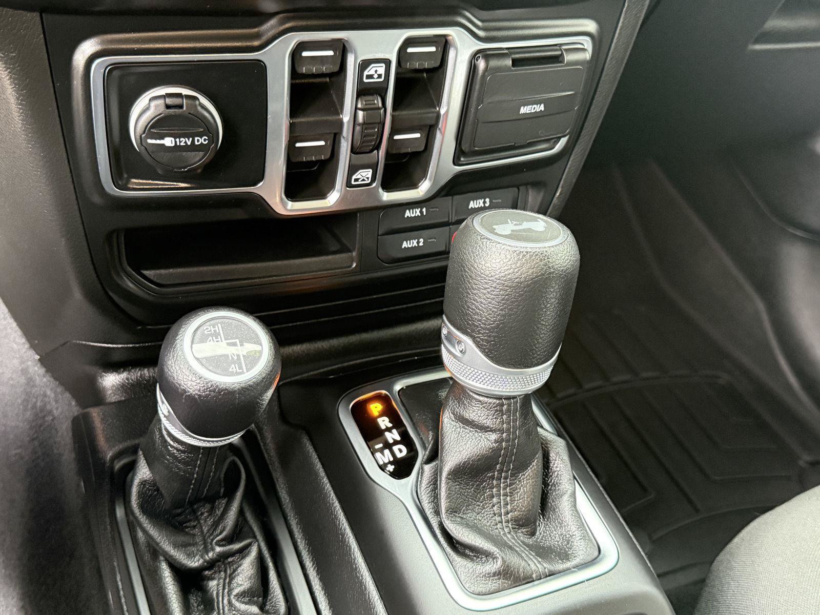 Used 2023 Jeep Wrangler Unlimited Sport AWD/4WD image 25