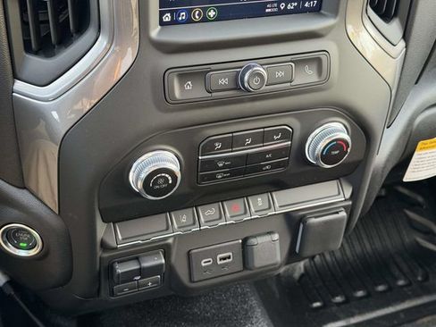 Used 2025 GMC Sierra 2500 Pro AWD/4WD image 11