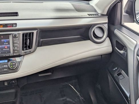 Used 2018 Toyota RAV4 Limited image 15