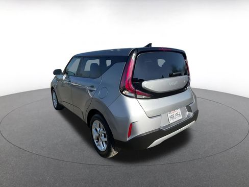 Used 2025 Kia Soul LX w/ LX Technology Package image 11