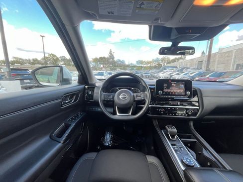Used 2025 Nissan Pathfinder SV image 37