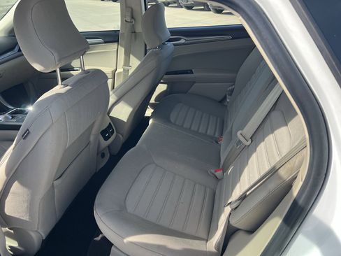 Used 2019 Ford Fusion SE image 14